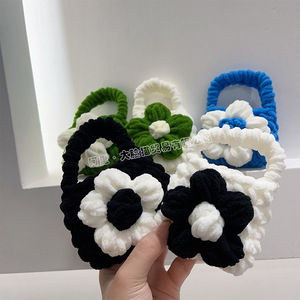 Estuche para Auriculares Dali Tejido a Crochet con Diseño de Camelia, Suave y Universal para AirPods Pro - Product Image 3