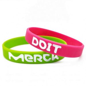 Bracelets en silicone personnalisés, durables et extensibles, prix d'usine pour les événements et les compétitions - Product Image 1