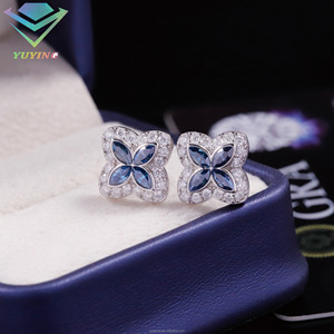 Boucles d'oreilles en moissanite tendance, plaquées or, argent sterling 925, moissanite VVS, testées au diamant, certificat GRA, motif fleur - Product Image 6