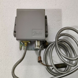 Danfoss <b>Thermostat</b> KPS 79 Temperature <b>Switch</b> 060L3104 - Product Image 1