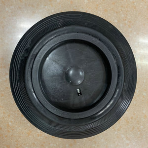 Rueda giratoria universal de goma con rodamiento de bolas, freno de bloqueo total y banda de rodadura firme para uso en exteriores, parrillas y camping. - Product Image 3