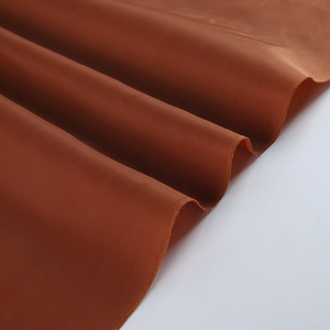 Tissu en taffetas de nylon 272, 120 GSM, poids moyen, teinture unie, résistant à l'eau, pour vêtements, manteaux et vestes - Product Image 2
