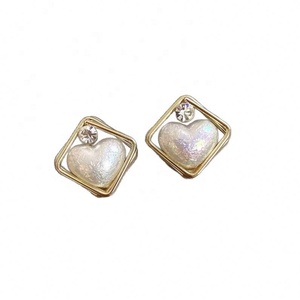 Elegant Cute Geometric Zircon Heart-shaped <b>Pearl</b> Stud Earrings Gold Plated Zinc Alloy Women's Party <b>Jewelry</b> Gift - Product Image 4