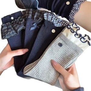 Chaussettes en dentelle pour femmes, mi-mollet, motif à carreaux, respirantes, absorbant la transpiration, en fibre de polyester, style jeune - Product Image 4