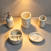 Ensemble d'accessoires de salle de bain en résine effet marbre blanc de luxe, 5 pièces, aspect pierre moderne, distributeur de savon, porte-brosse à dents, porte-savon