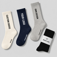 Chaussettes mi-mollet personnalisées en coton, polyester et élasthanne avec logo tricoté, idéales pour le sport, les loisirs et le quotidien