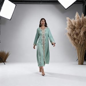 Robe longue Abaya élégante en polyester avec bordure en dentelle de luxe pour femmes musulmanes, sur mesure et en gros - Product Image 2