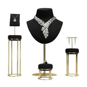 Expositor de Joyería de Metal y Microfibra de Lujo, Juego de Expositores Personalizados para Joyería, Exhibición de Aretes y Collares para Accesorios de Joyería - Product Image 5