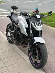 Motocicleta Usada de Segunda Mano 400NK 400cc de Dos Cilindros, Clásica, Naked, para Calle, Euro 5, Lista para Venta - Product Image 3
