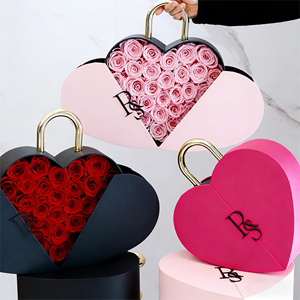 Cubo de rosas preservadas en forma de corazón de lujo, con candado de <span class=keywords><strong>amor</strong></span> que se <span class=keywords><strong>puede</strong></span> abrir, caja de rosas eternas <span class=keywords><strong>para</strong></span> <span class=keywords><strong>siempre</strong></span>, regalo <span class=keywords><strong>para</strong></span> <span class=keywords><strong>el</strong></span> Día de San Valentín o <span class=keywords><strong>el</strong></span> Día de la Madre - Product Image 1