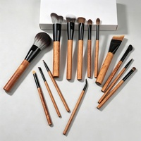 Ensemble de 14 pinceaux de maquillage en bois massif pour le visage et les yeux, fard à paupières, blush, contouring, estompage, nez, fond de teint - Idéal pour les débutants - Poils doux