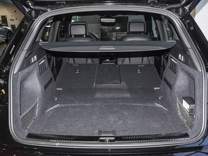 Véhicule hybride haut de gamme Audi <span class=keywords><strong>Q5</strong></span> L 2.0T 2026, idéal pour les trajets quotidiens en famille, les déplacements professionnels urbains et les courts séjours en voiture. - Product Image 6