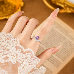 Bague ajustable en forme de V avec pierre naturelle taille poire 5*7mm, bijou minimaliste en argent 925 plaqué or, sertissage à griffes, certifié étanche - Product Image 4
