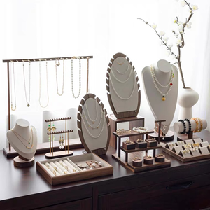 Direttamente dai produttori di resina gioielli espositore Rack per <span class=keywords><strong>vetrine</strong></span> Premium <span class=keywords><strong>vetrine</strong></span> oggetti di scena per vetrina - Product Image 1