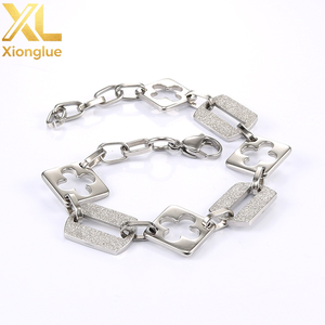 Bracelet chaîne cœur plaqué or 18 carats de haute qualité en acier inoxydable, creux, pour femme - Prix de gros - Product Image 4