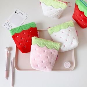 Kpop portemonnee studenten meisjes oordopjes etui schattig studenten cartoon aardbei schattig pluche portemonnee meisje opberg tas etui - Product Image 4