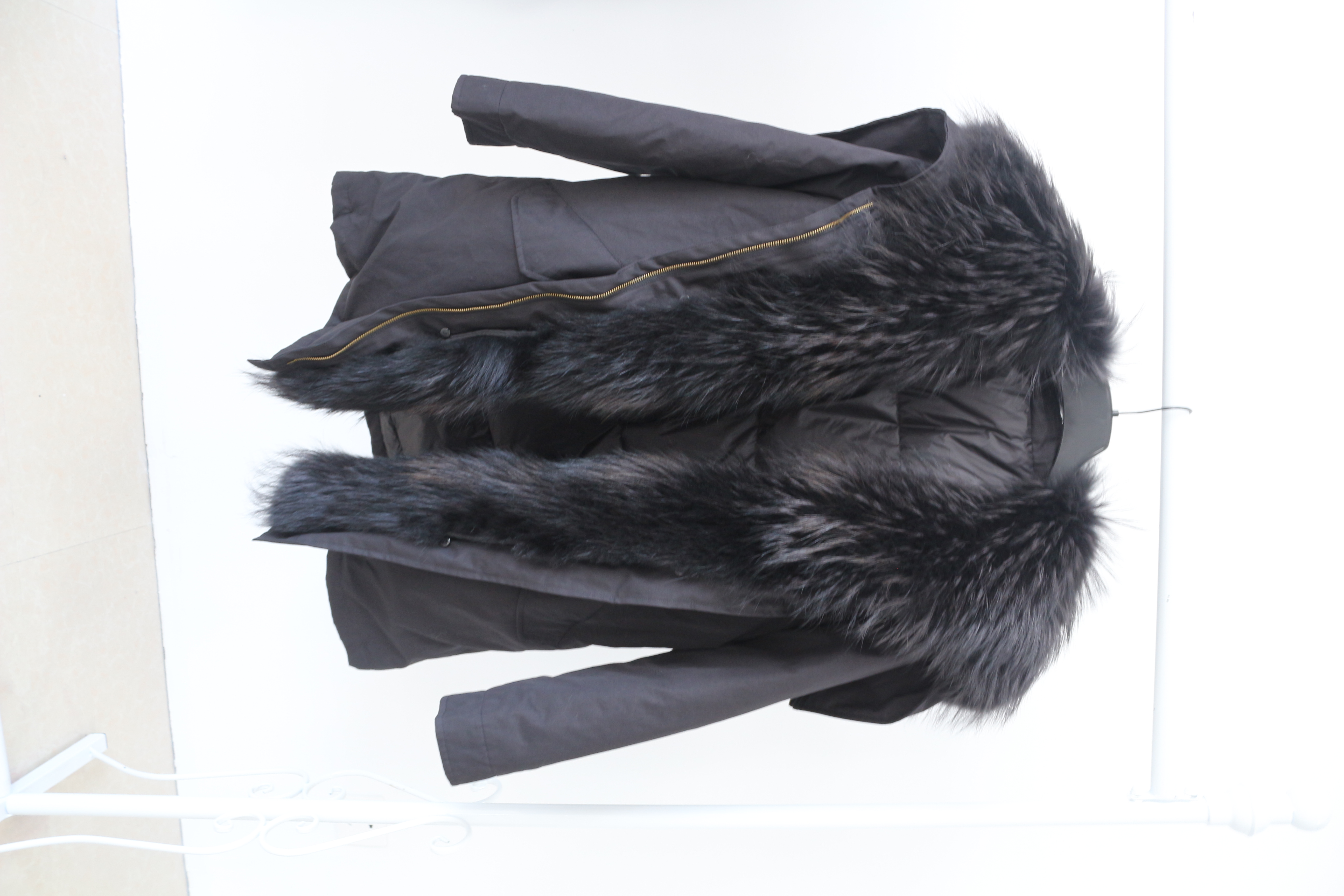 Black raccoon -no cuff