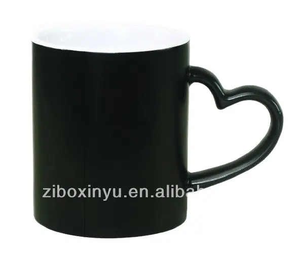 11Oz Mug Berubah Warna Hitam Standar Panas Sensitif dengan Pegangan Hati untuk ZIBO XINYU