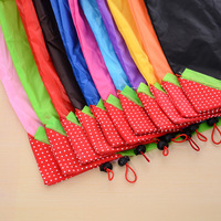 Sacs de courses pliables personnalisés en gros Ulikeke – Sacs de courses pliables en microfibre écologiques et tendance à motif fraise, à prix abordable