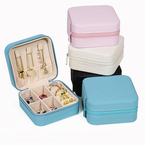 Estuche de Joyería de Viaje Pequeño y Portátil de Cuero PU Estilo Occidental Personalizado al por Mayor con Compartimentos Desmontables para Mujer - Product Image 1