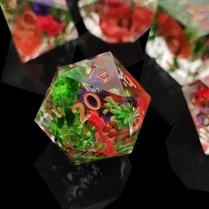 Individuelles Logo polyhedrale durchsichtige Würfel RPG Tischspiel Sammlerzubehör DND Harzwürfel