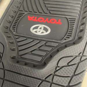 Alfombrillas de PVC para Automóviles de Venta Caliente para Comercio Exterior, Logotipo Tridimensional con Opción de Corte Personalizado, Alfombrillas de PVC para Automóviles de Venta Caliente - Product Image 1