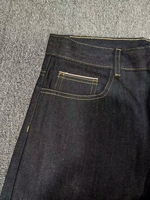 Jeans pour hommes en micro-flare 15 oz, coupe droite, taille mi-haute, avec bord rouge étroit et détails rouges sur les côtés, style Okayama, personnalisables, vente en gros OEM