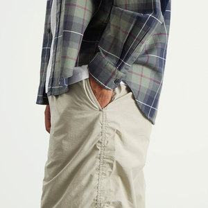 Bán buôn ánh sáng kaki Nylon thoải mái thẳng quần Trọng lượng nhẹ Crinkle kết cấu mềm biểu tượng tùy chỉnh rộng chân Nylon theo dõi quần - Product Image 4