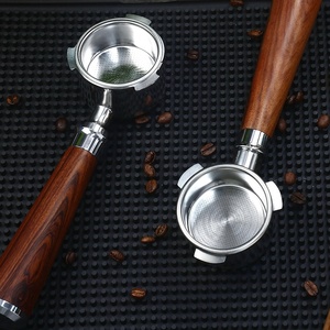 Venta al por mayor del fabricante: Mango sin fondo De'Longhi Delong de 51 mm con tres asas, agarre de madera maciza y cabezal de acero inoxidable 304 para cafeteras De'Longhi - Product Image 1