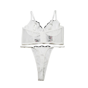 <span class=keywords><strong>Reggiseno</strong></span> Plus Size SMOOTH Sweet Cool White Cherry con Ricamo, Supporto Laterale, Traspirante, con Inserti in Rete, Senza Ferretto - Product Image 5
