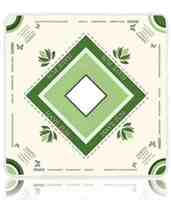 La nappe de mahjong vert émeraude est fabriquée en caoutchouc durable et présente des motifs exquis peints à la main sur la surface.