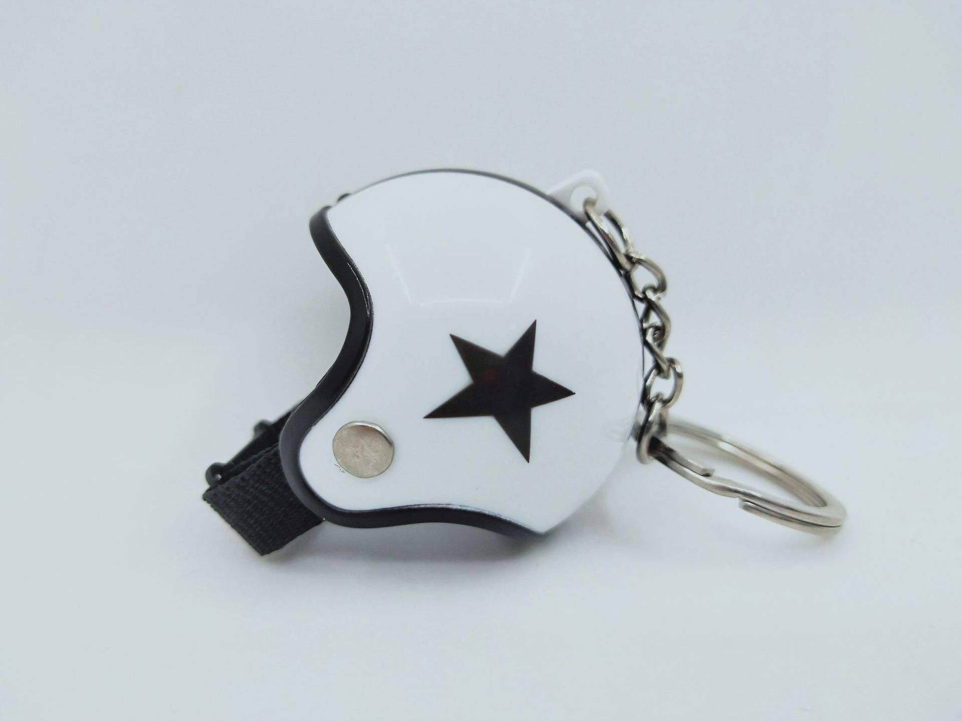 หมวกกันน็อคห้าดาว สีขาว