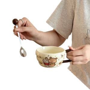 Taza de cerámica con diseño de capibara, con cuchara, diseño de dibujos animados, para niños y adultos, taza de café para el desayuno, idea de regalo. - Product Image 4