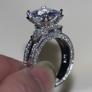 Anello Vintage Elegante, Gioiello da Donna per Matrimonio, Regalo di San Valentino - Product Image 2