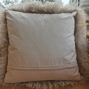 2025 Örnek Destek Fabrikası Doğrudan Satış Yüksek Kaliteli Tibet Moğol Çok Yumuşak Kuzu Kürkü Bej Minderler/yastıklar - Product Image 2