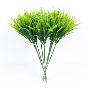 Herbe artificielle Shinhana Jun à 5 branches, plante verte pour la décoration intérieure et les accessoires de mariage - Product Image 1