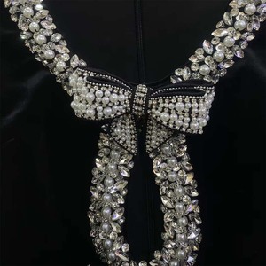 Abito <span class=keywords><strong>Midi</strong></span> in <span class=keywords><strong>Velluto</strong></span> Sexy ed Elegante - <span class=keywords><strong>Vestito</strong></span> da Cocktail e da Sera alla Moda con Fiocco e Cristalli, Abito Corto da Sera di Lusso per Feste - Product Image 4