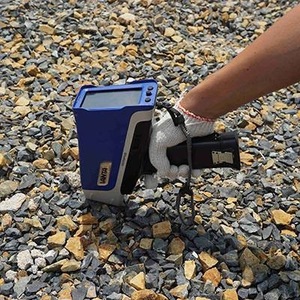 Espectrómetro de Minerales Portátil Guanshi Technology F8, Analizador XRF Portátil, Detección Rápida y Precisa de Elementos en Sitio - Product Image 1