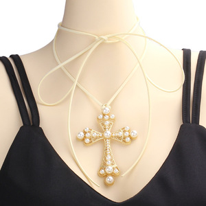 Collier Croix en Alliage de Zinc avec Pendentif Strass, Chaîne de Pull Tendance, Bijou de Fête, Design Géométrique, Origine Yiwu - Product Image 3
