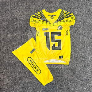 Concevez votre propre uniforme de football américain personnalisé avec un matériau en polyester léger et respirant, uniforme américain respectueux de l'environnement - Product Image 1