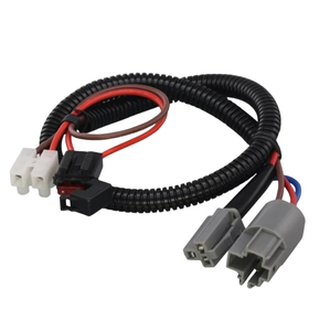 Güç Kaynağı Güç Çıkış Noktası PA10-2P Terminal Bloğu Kablo Demeti 2 Delikli 10A Küçük Çakmak Tipi Sigorta Kutusu Tutucu PVC Kablo Demeti - Product Image 5