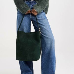 Sac fourre-tout essentiel en cuir suédé couleur unie personnalisé pour femme, portable, à bandoulière unique, idéal pour les voyages et le shopping, toutes saisons - Product Image 1