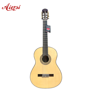 <span class=keywords><strong>Guitarra</strong></span> Clásica <span class=keywords><strong>de</strong></span> Cuerdas <span class=keywords><strong>de</strong></span> Nylon Aiersi, Cuerpo con Incrustaciones <span class=keywords><strong>de</strong></span> Arce Rizado, Gran Sonido, Hecha a Mano con Habilidad Española, Modelo Chamber Concert - Product Image 1