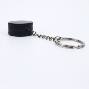 Broyeur à herbes magnétique en métal 2 pièces personnalisé avec clip porte-clés pour cônes pré-roulés, papier à rouler et tabac - Product Image 6