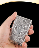 ZHNEYI Étui à cigarettes classique créatif à trois ouvertures en métal gaufré, durable et réutilisable, pour 14 cigarettes, avec fermeture magnétique