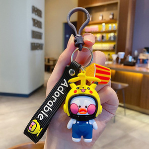 Dễ thương ba chiều cánh quạt Mũ bảo hiểm chuồn chuồn Ba lô Keychain Mặt dây chuyền cho trẻ em làm bằng nhựa kim loại - Product Image 3