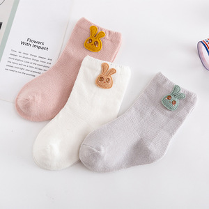 Chaussettes en coton pur pour enfants, collection automne-hiver 2026, style décontracté avec patchs, accessoires décontractés pour bébés garçons et filles, vente en gros - Product Image 4