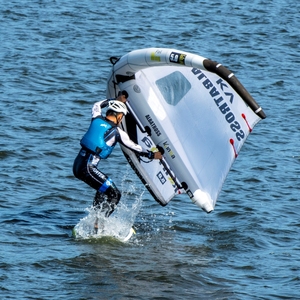 Hydroptère gonflable d'extérieur pour le kitesurf Hydroptère Windsurf & <span class=keywords><strong>Kite</strong></span> Wind Surfer Board avec voile - Product Image 2