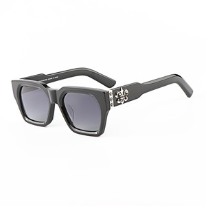 Grossiste du Guangdong, accessoires de fête vintage, montures épaisses, pour le travail en extérieur, loisirs, lunettes de soleil de haute qualité, logo personnalisé - Product Image 1