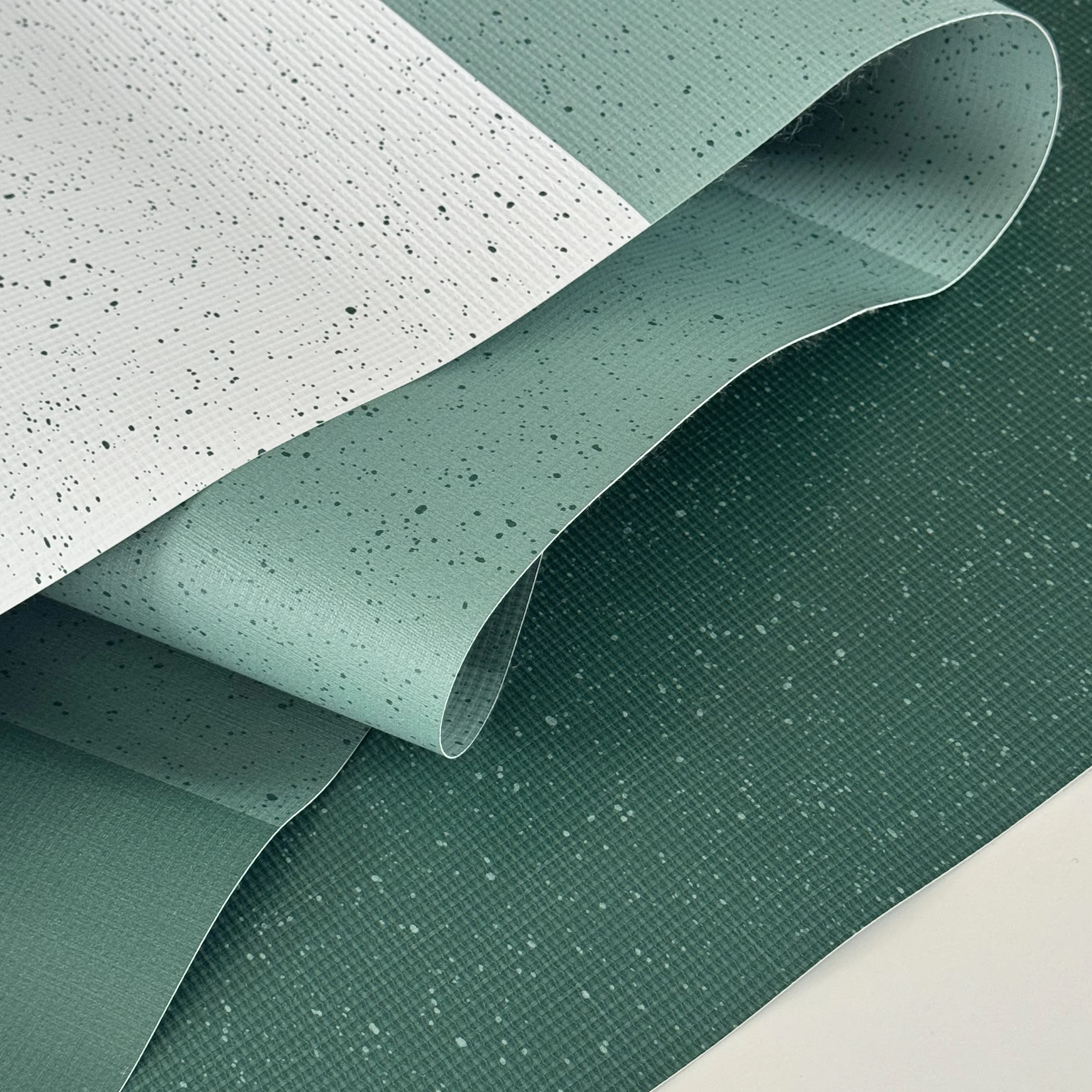 Factory Custom High Tensile Strength Flame Retardant 450gsm 9*9 1000D Vinyl Fabric PVC Coated Fabric for RV Awning